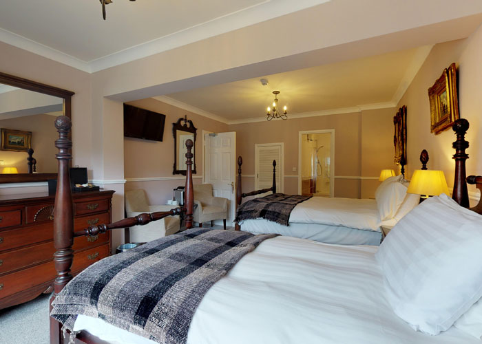 05-paidi-ose-room-view-milltown_house_dingle_kerry_ireland_2019